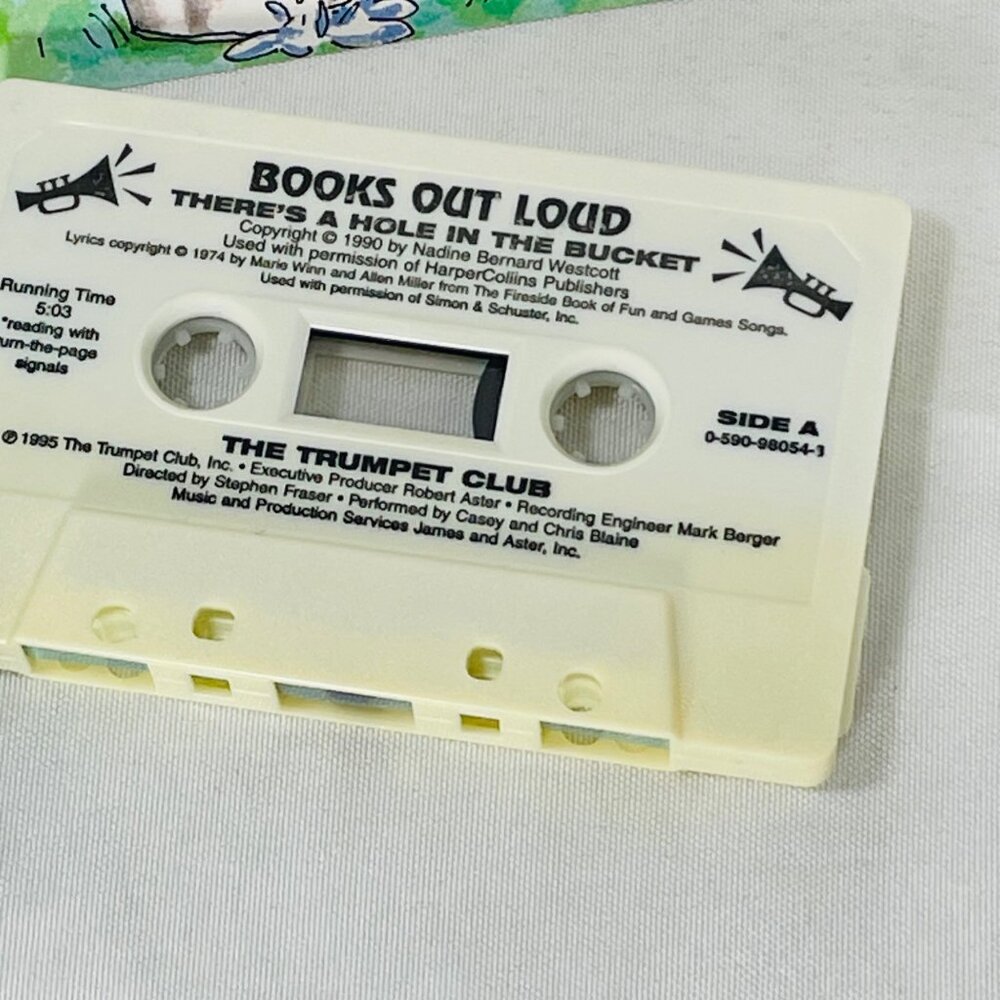 "Theres A Hole In The Bucket" Book & Cassette Set By Nadine Bernard Westcott - Picture 2 of 14